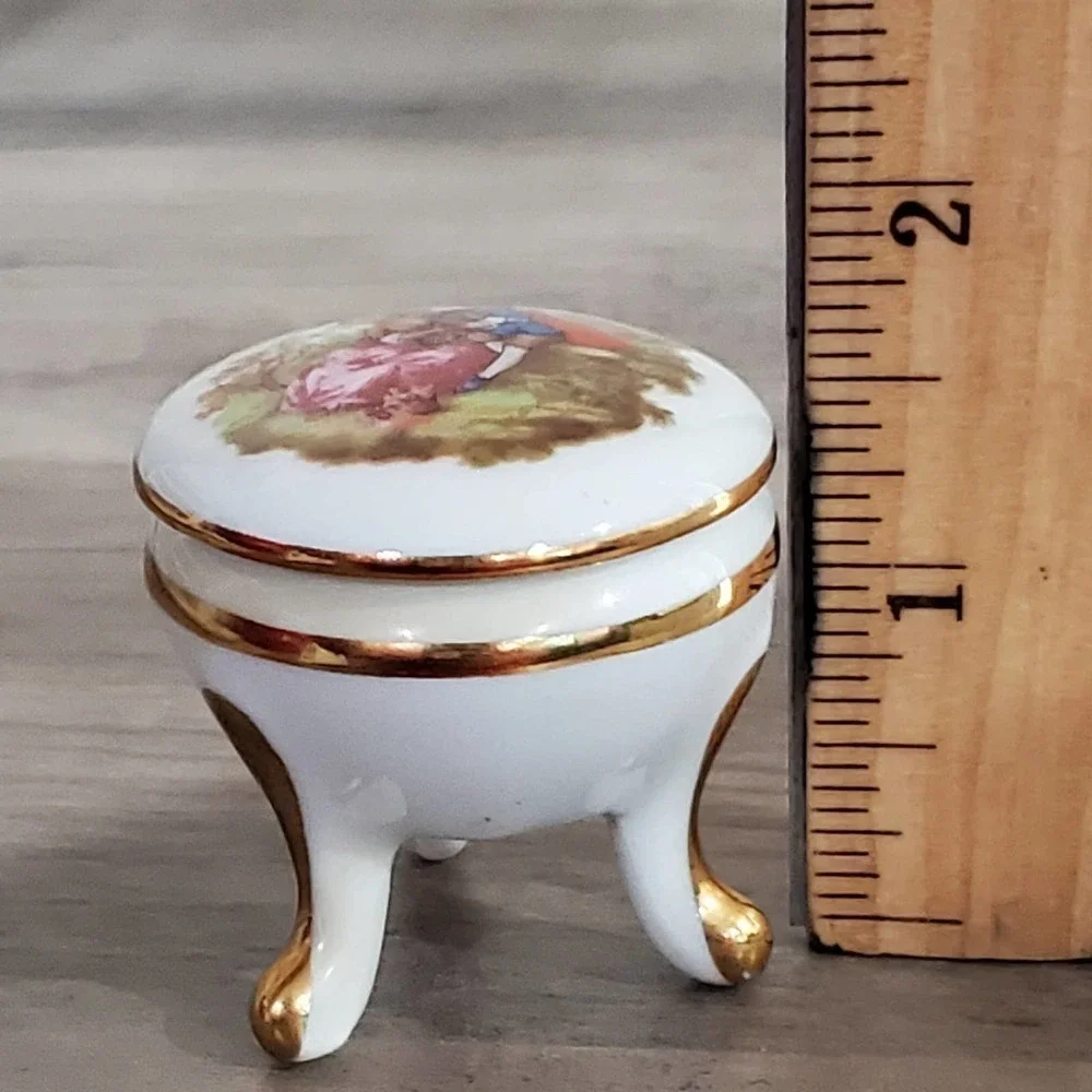 Signed Vintage Limoges France Courting Couple Porcelain 3 Legs Trinket Box